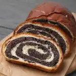 Rotolo ai semi di papavero per la Pasq2026: tanto ripieno